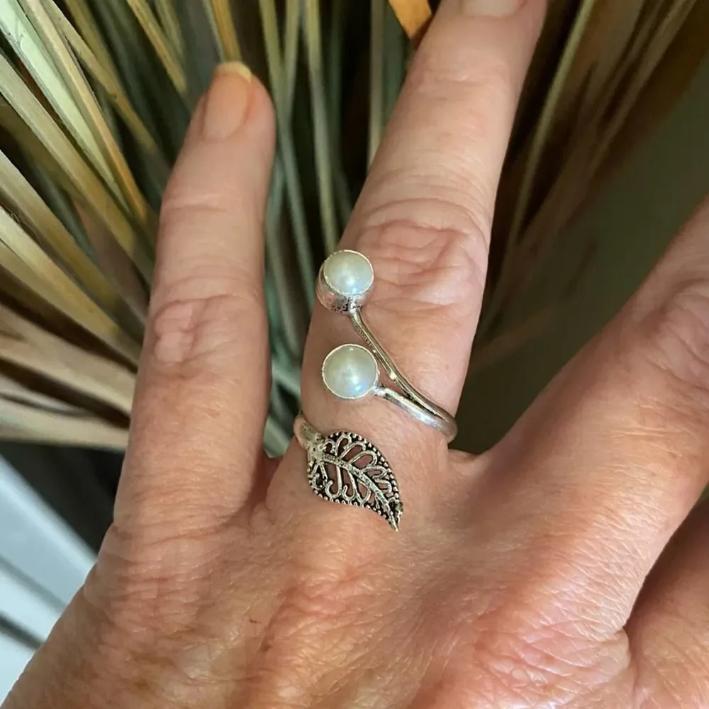 Biwa Pearl Filigree Leaf Adjustable Boho Ring